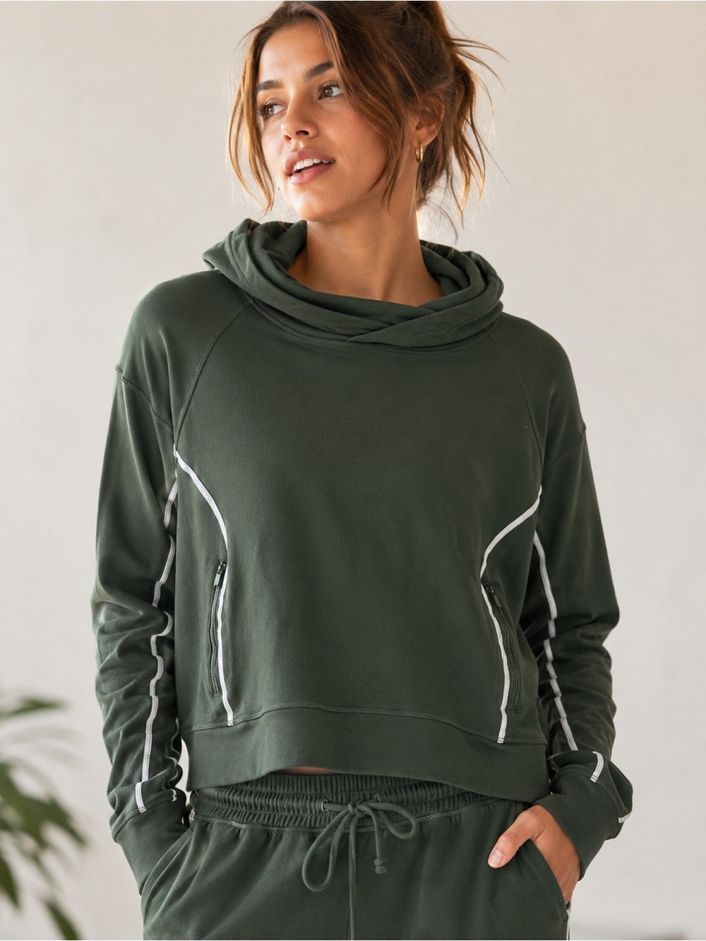 FREE PEOPLE Movement “You’re a Peach” Olive Green Pullover Hoodie Size Medium